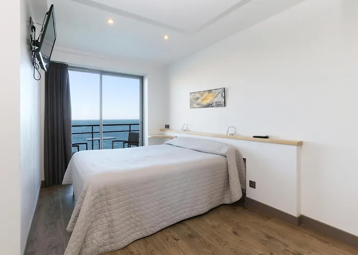 La Vigie - Face A La Hotel 3*